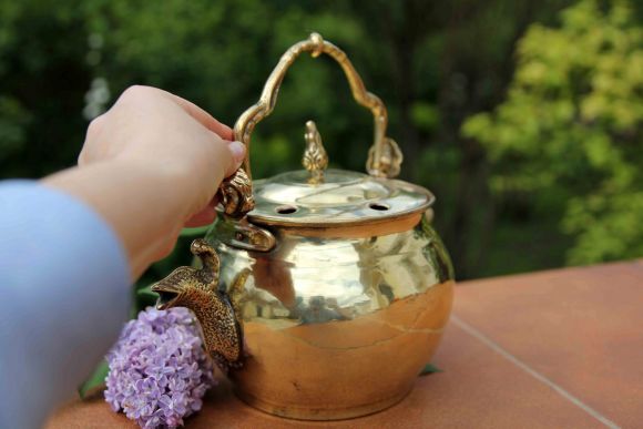 Замечательный двуносик, полностью латунный. Удобно пить и мыть руки