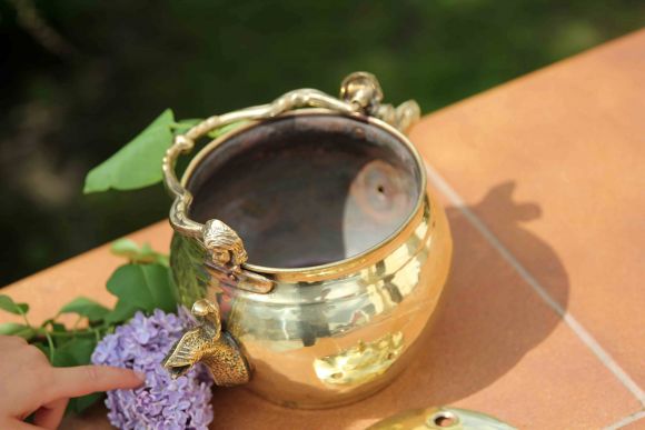 Замечательный двуносик, полностью латунный. Удобно пить и мыть руки