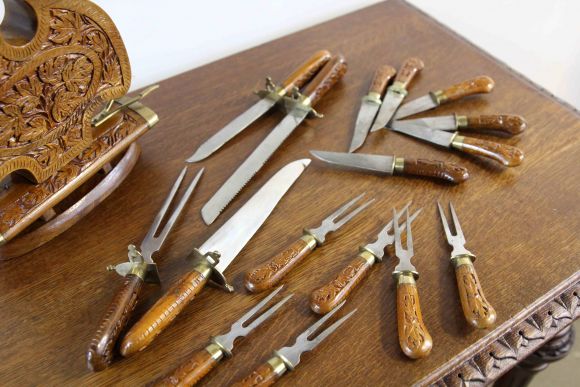 Редкий антикварный набор вилок и ножей