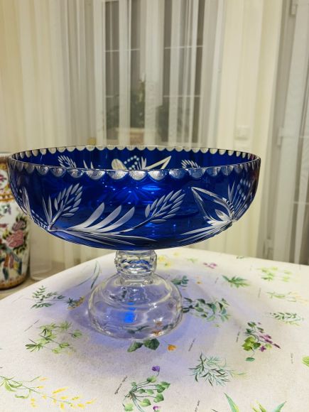 Огромная хрустальная ваза для фруктов