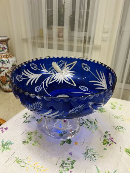 Огромная хрустальная ваза для фруктов