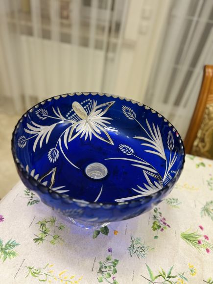 Огромная хрустальная ваза для фруктов