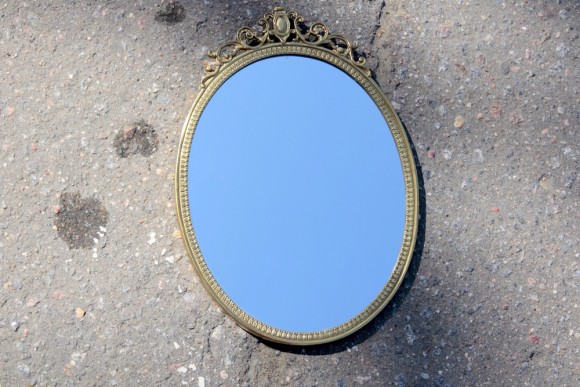 Старинное настенное зеркало. Латунное литье