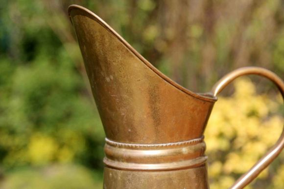 Высокий старинный латунный зольник. Европа