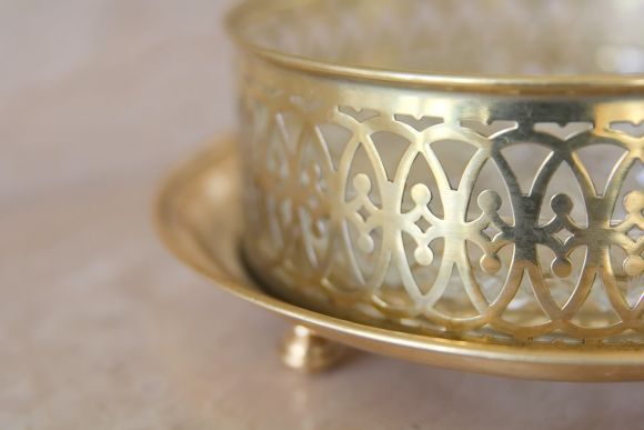 Антикварная вазочка из латуни для сервировки стола. Европа. Начало 20 века