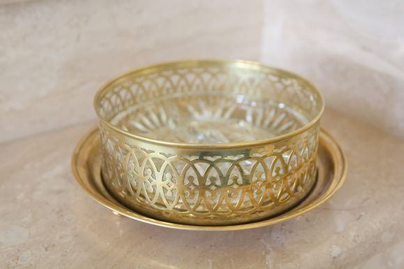 Антикварная вазочка из латуни для сервировки стола. Европа. Начало 20 века