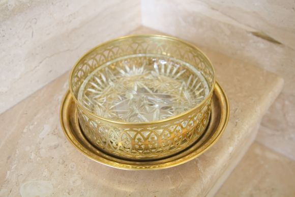 Антикварная вазочка из латуни для сервировки стола. Европа. Начало 20 века