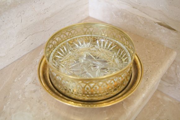 Антикварная вазочка из латуни для сервировки стола. Европа. Начало 20 века