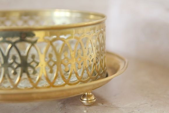 Антикварная вазочка из латуни для сервировки стола. Европа. Начало 20 века