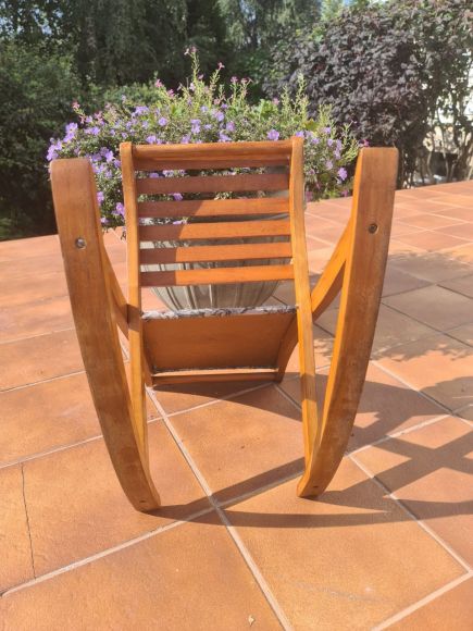 Винтажная качающаяся подставка для ног.