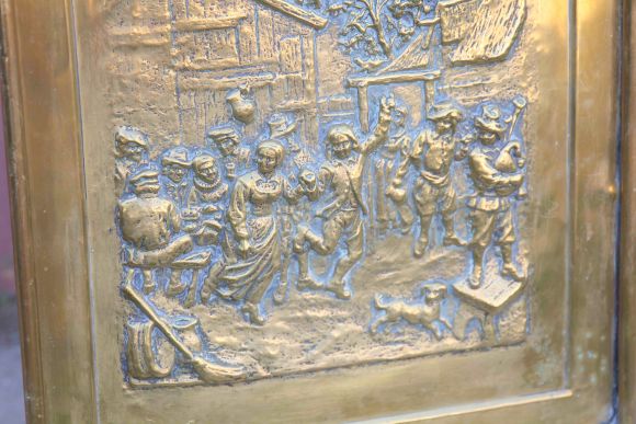 Антикварный экран для камина