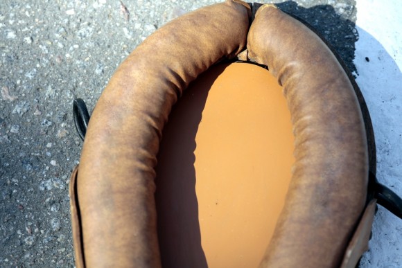 Старинное зеркало в интересной оправе. Конная тема