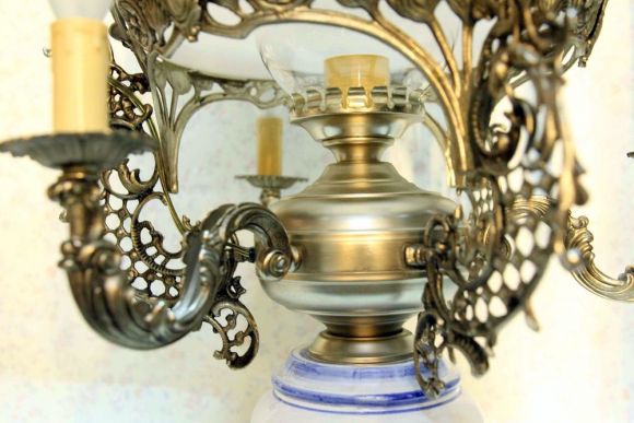 Роскошная фарфоровая люстра с латунным литьем. Европа.Начало 20 века