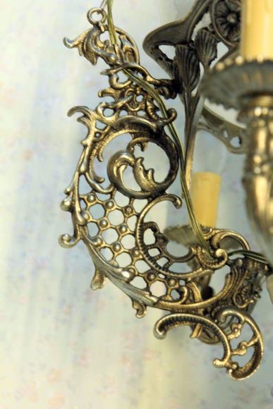 Роскошная фарфоровая люстра с латунным литьем. Европа.Начало 20 века