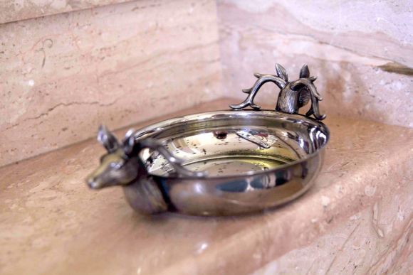 Антикварная чаша с ручками в виде голов оленей .Европа. Начало 20 века