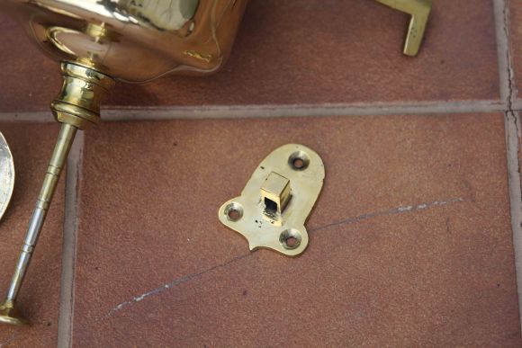 Советский латунный рукомойник с удобной мыльницей