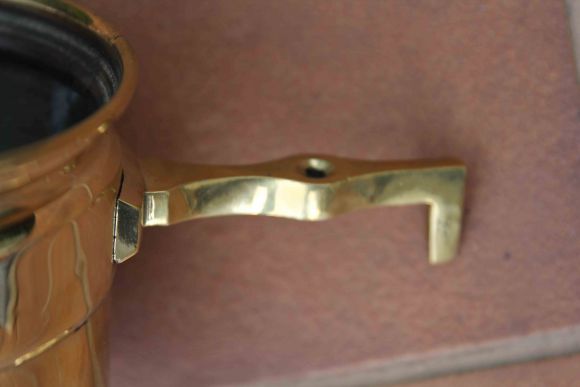 Советский латунный рукомойник с удобной мыльницей