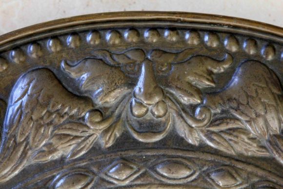 Старинное панно обрамленное шикарным арнаметном