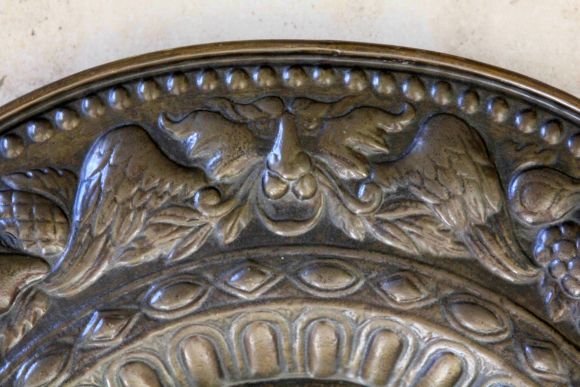 Старинное панно обрамленное шикарным арнаметном