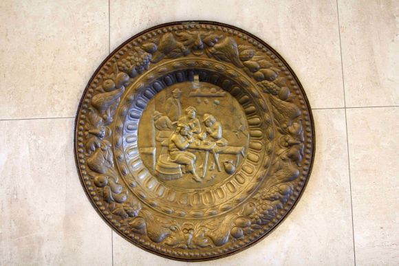 Старинное панно обрамленное шикарным арнаметном