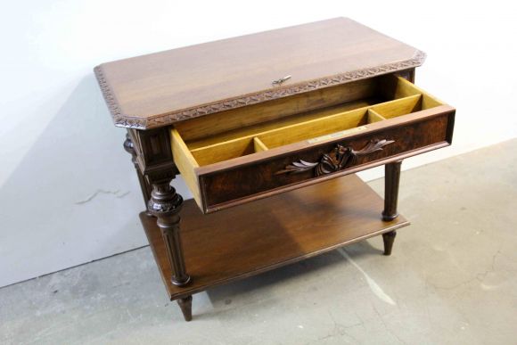 Антикварная консоль из дерева. Европа. Начало 20 века