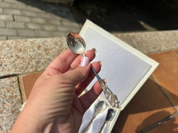 Кофейные ложечки с фигурной ручкой в коробке.