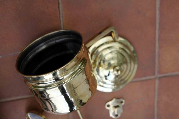 Старенький латунный рукомойник из СССР