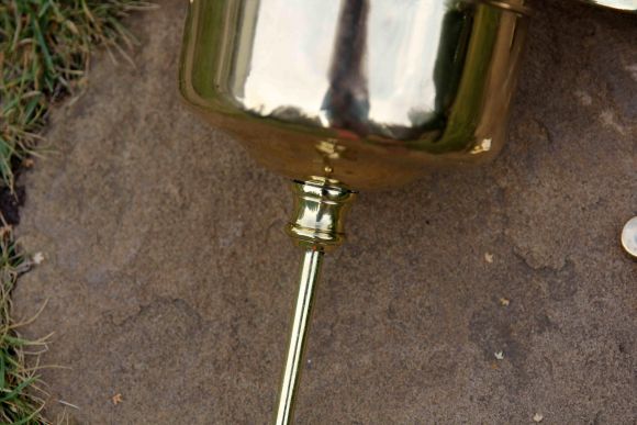 Старинный рукомойник из латуни