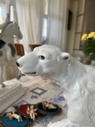 Фарфоровый белый медведь ROYAL DUX