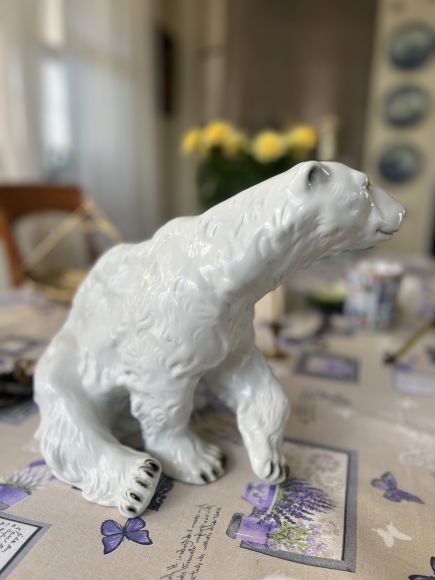 Фарфоровый белый медведь ROYAL DUX