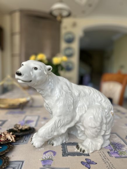 Фарфоровый белый медведь ROYAL DUX