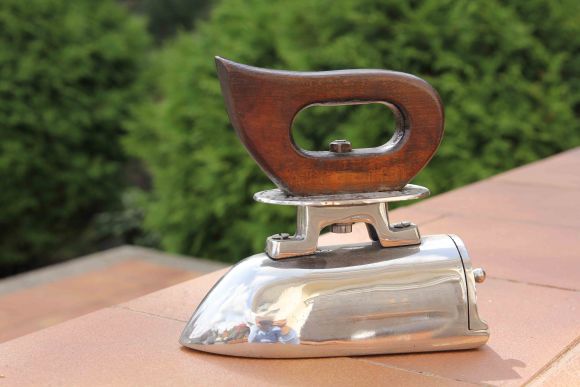 Антикварный коллекционный утюг