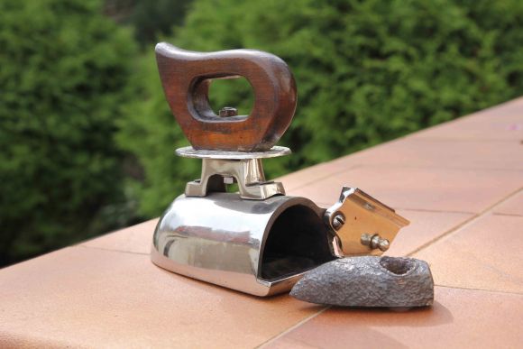 Антикварный коллекционный утюг