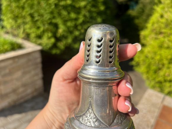 Старинная посеребренная сахарница сифтер.