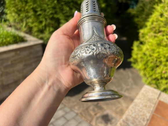 Старинная посеребренная сахарница сифтер.