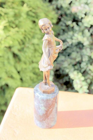 Бронзовая Балерина на мраморном постаменте. Европа. Начало 20 века