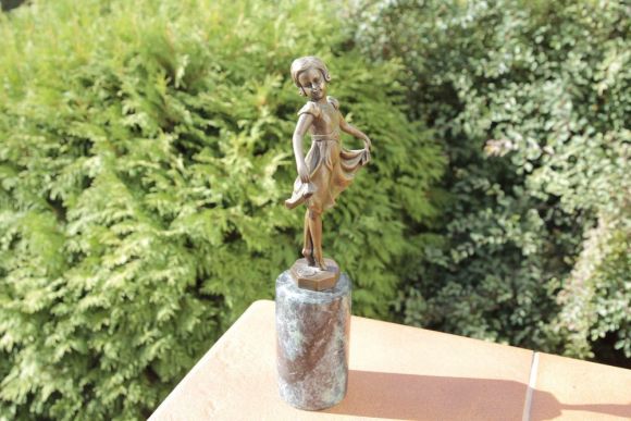 Бронзовая Балерина на мраморном постаменте. Европа. Начало 20 века