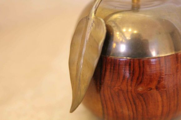 Винтажная деревянная шкатулка для украшений - яблоко