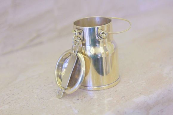 Изюминка, антикварный маленький бидон из латуни .Европа.Начало 20 века