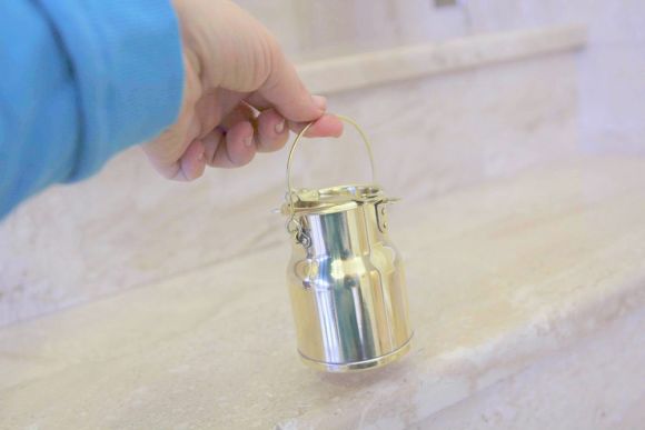 Изюминка, антикварный маленький бидон из латуни .Европа.Начало 20 века