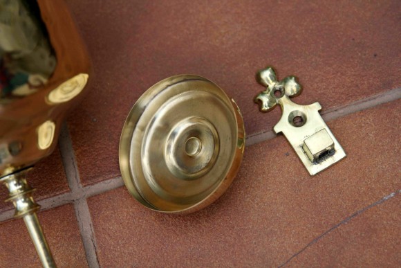 Старинный латунный рукомойник с мыльницей и крышкой