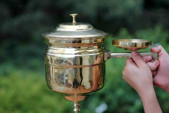 Старинный латунный рукомойник с мыльницей и крышкой