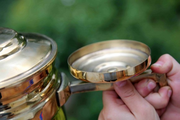 Старинный латунный рукомойник с мыльницей и крышкой