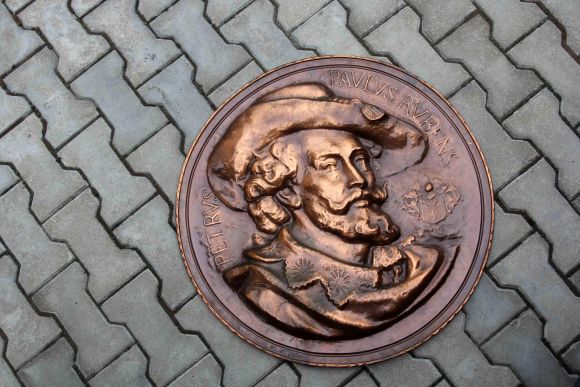 Медный огромный портрет Рубенса. Диаметр 57 см