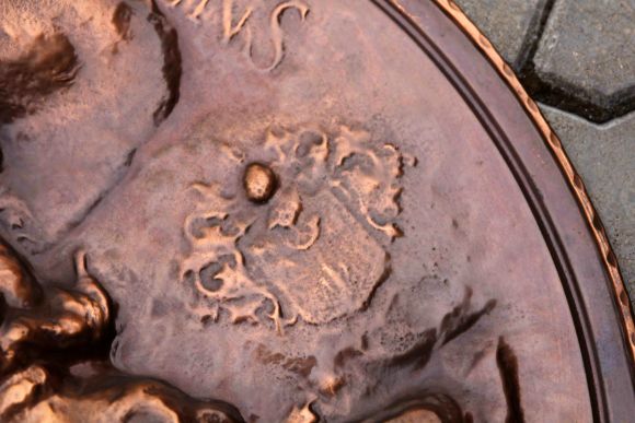 Медный огромный портрет Рубенса. Диаметр 57 см