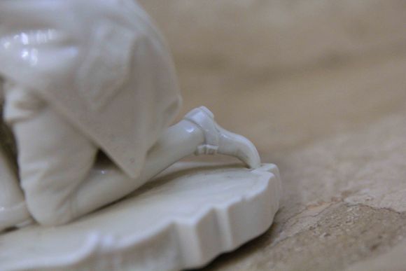 Редкой красоты старинная статуэтка Поцелуй