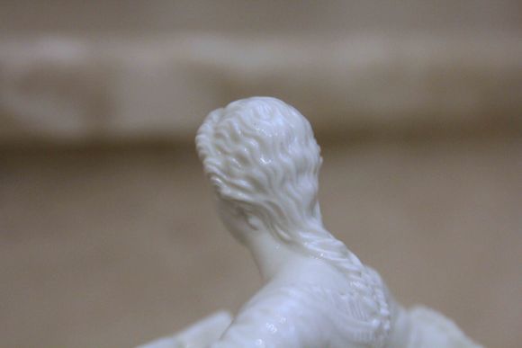 Редкой красоты старинная статуэтка Поцелуй