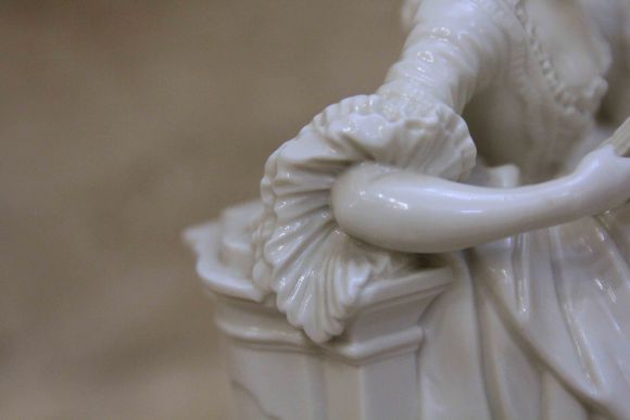 Редкой красоты старинная статуэтка Поцелуй