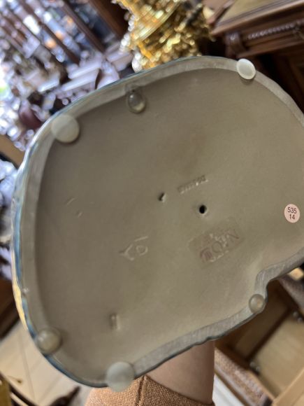 Обнаженная с цветком lladro