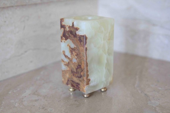 Антикварный подсвечник из натурального оникса